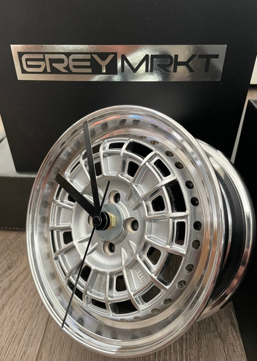 GREYMRKT - NR10R Clock